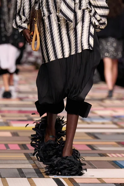 Look 64